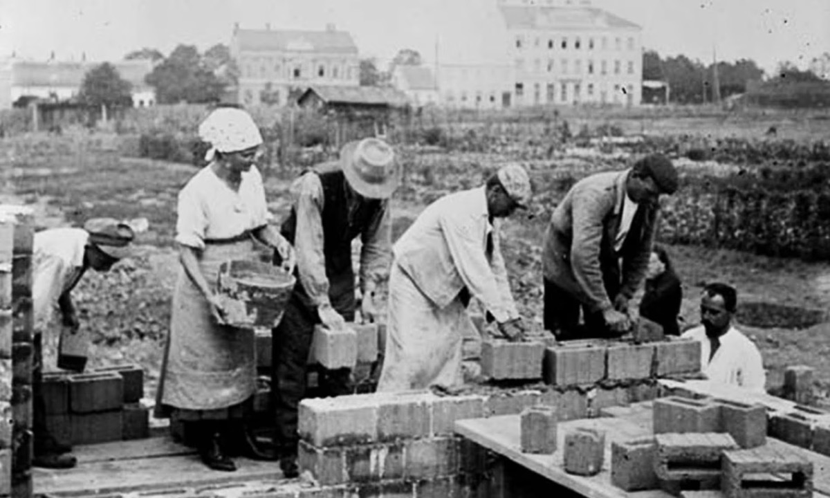 Vienna’s DIY communities were ‘the most widespread example of physical self-help in housing in the 20th century’.